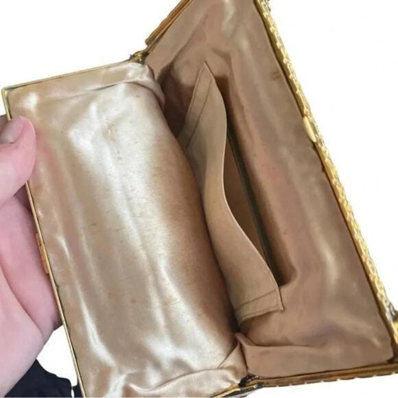 Vintage Antique Needlepoint Purse – Possibly English Mid-Century Floral Handbag - Picture 8 of 8